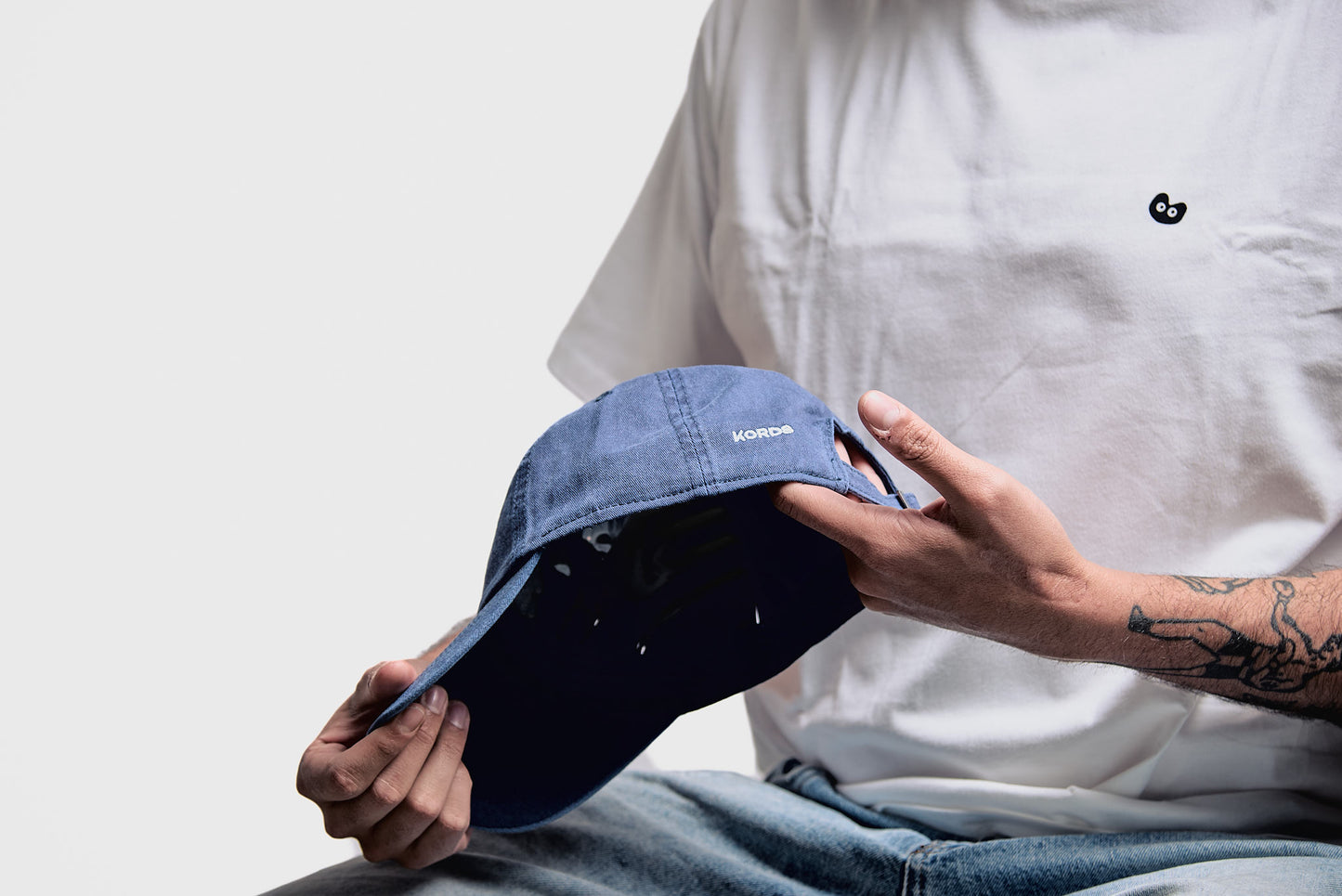 Gorra clásica Azul oscuro – Nube bordada