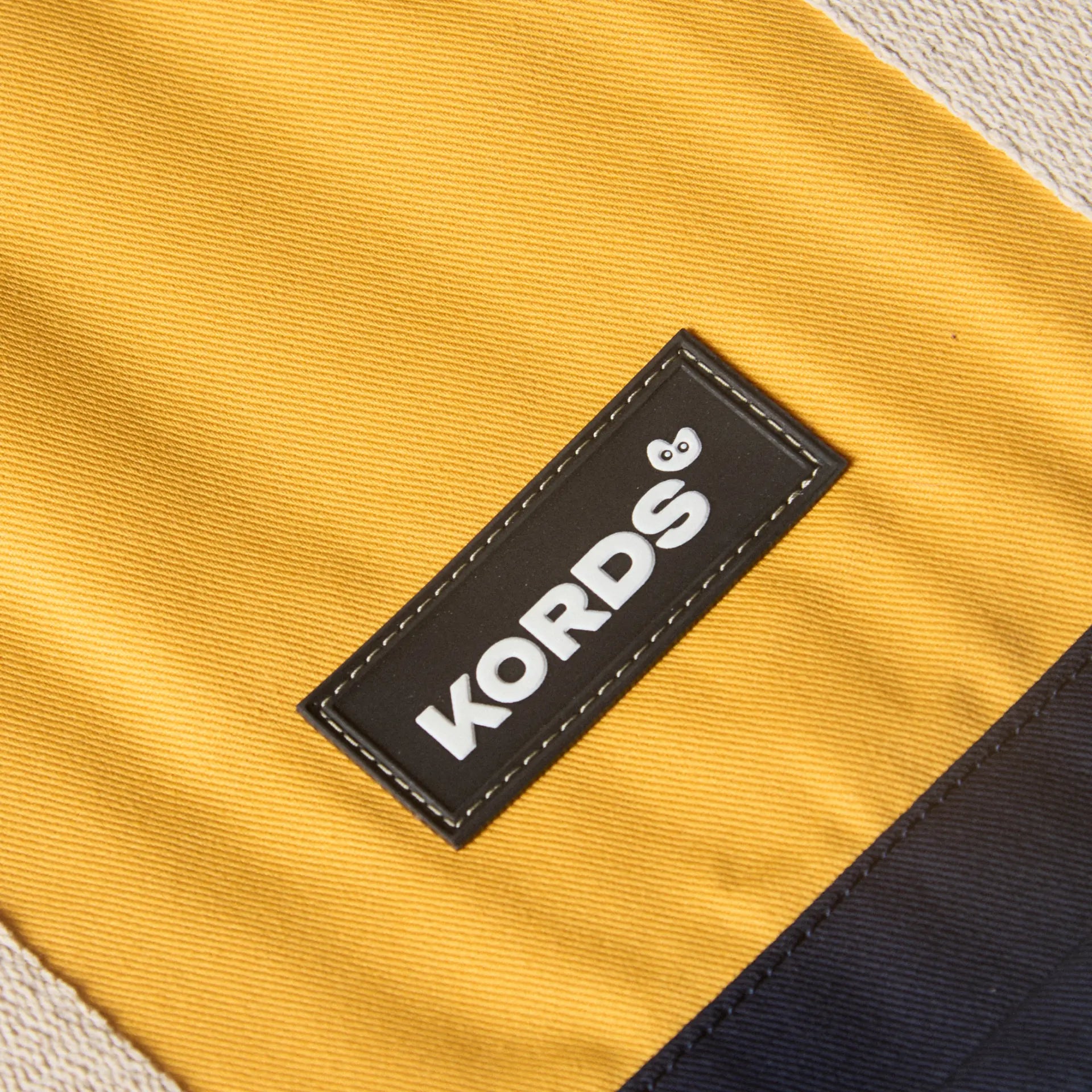 Tote Bag Íconos ARA - Amplia, práctica y segura