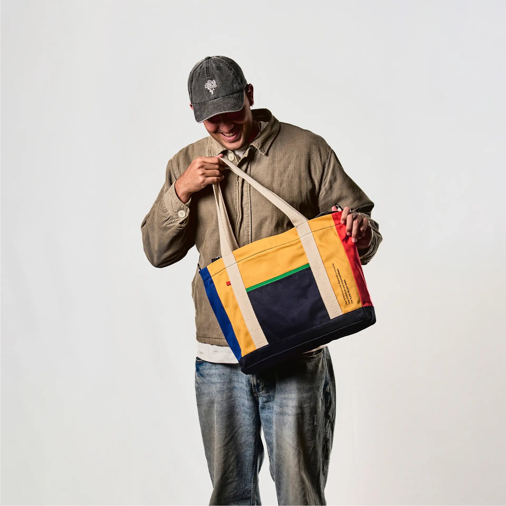 Tote Bag Íconos ARA - Amplia, práctica y segura