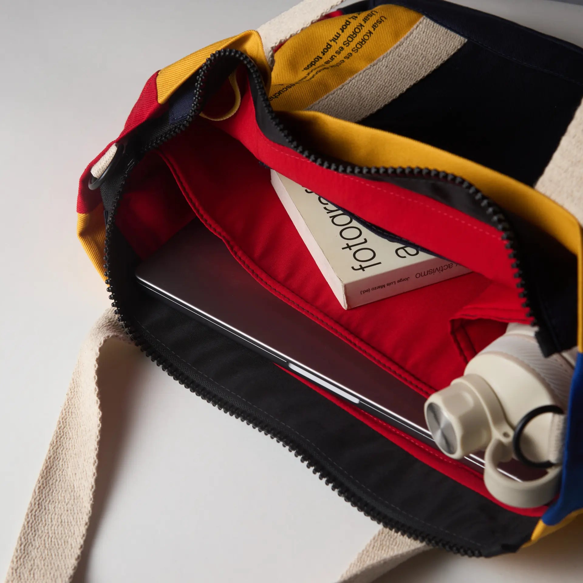 Tote Bag Íconos ARA - Amplia, práctica y segura