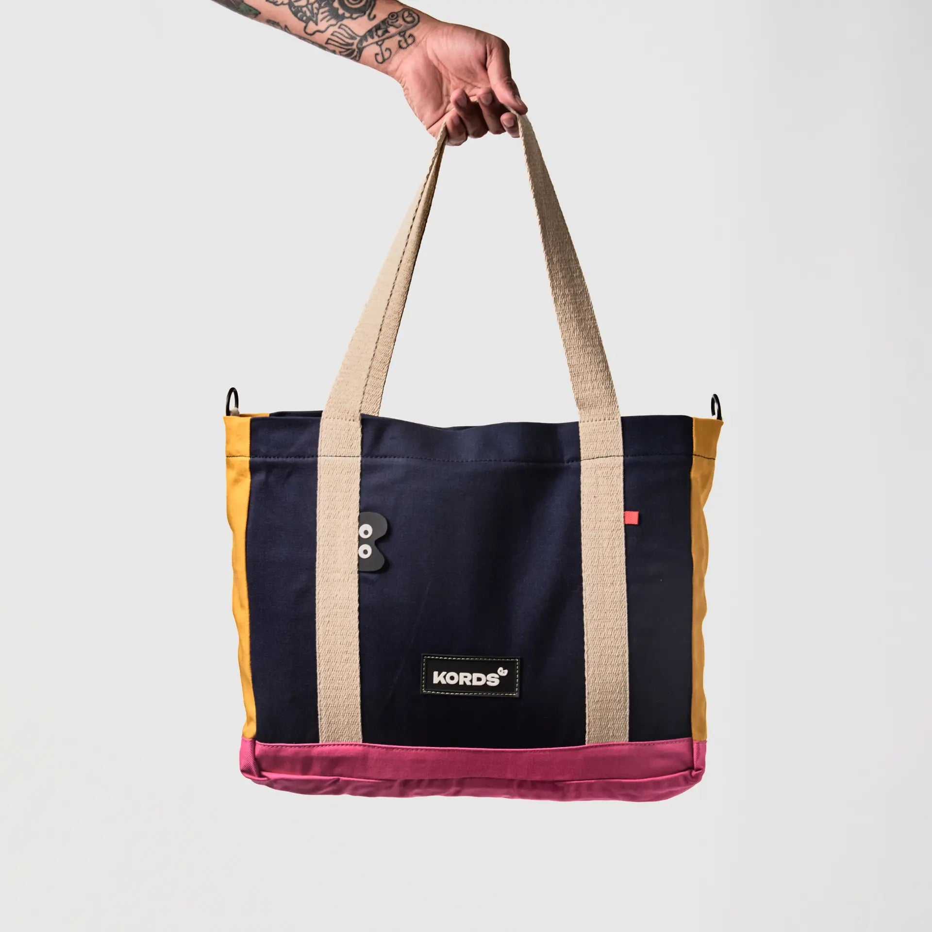Tote Bag Íconos ARV - Amplia, práctica y segura