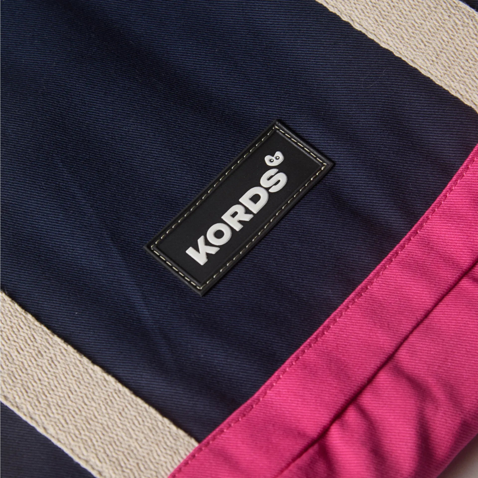 Tote Bag Íconos ARV - Amplia, práctica y segura