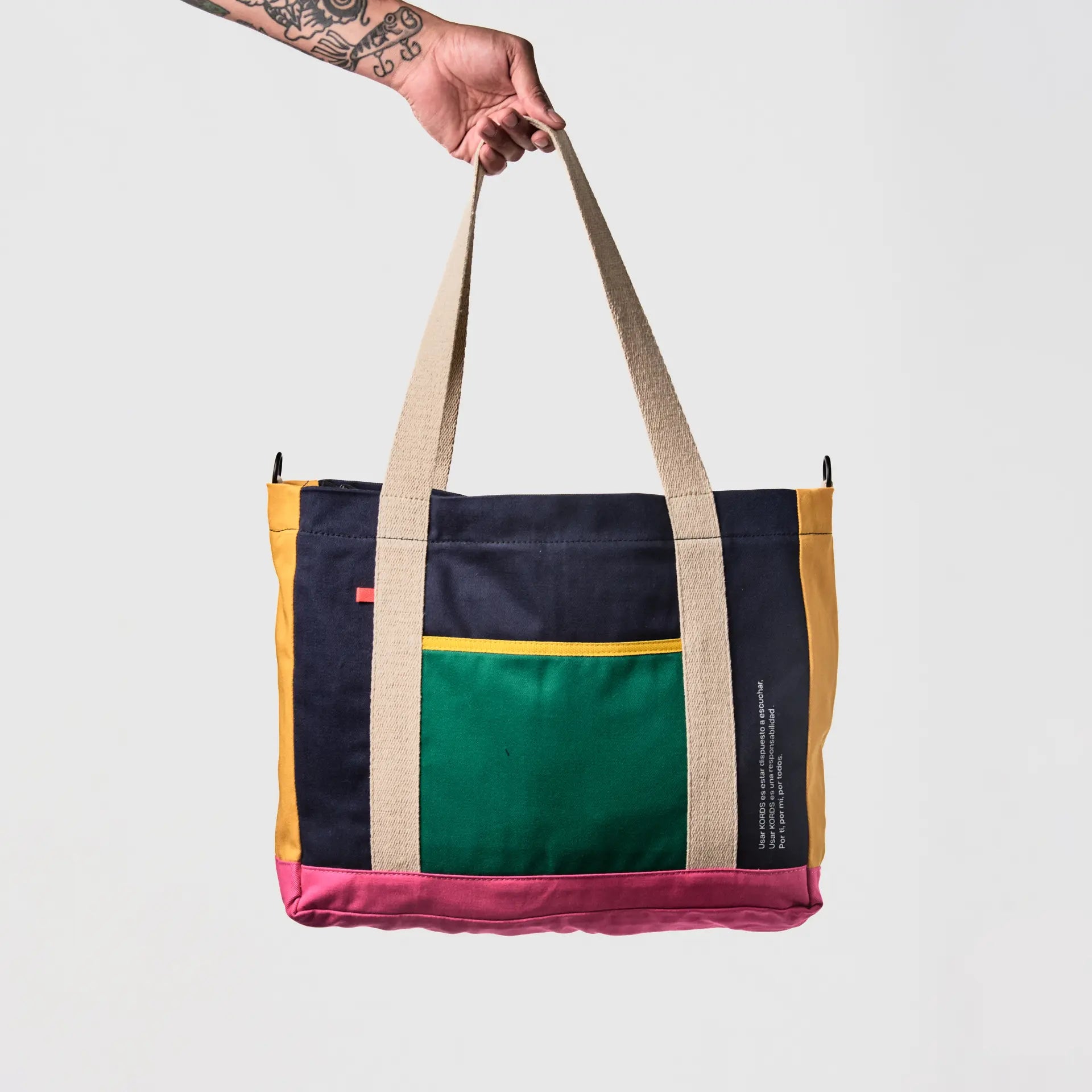 Tote Bag Íconos ARV - Amplia, práctica y segura