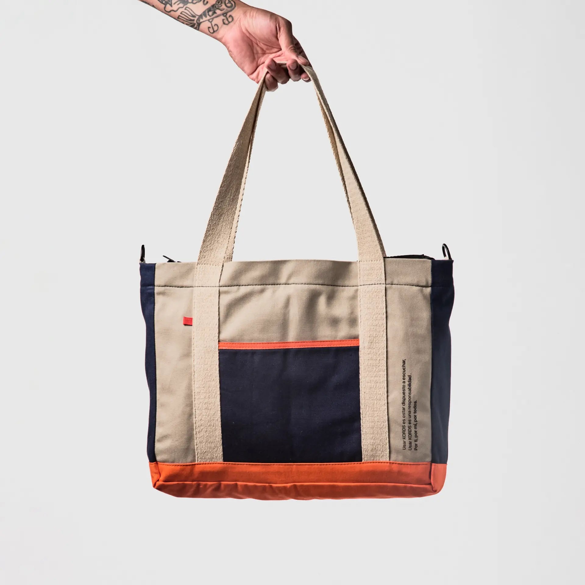 Tote Bag Íconos BNA - Amplia, práctica y segura