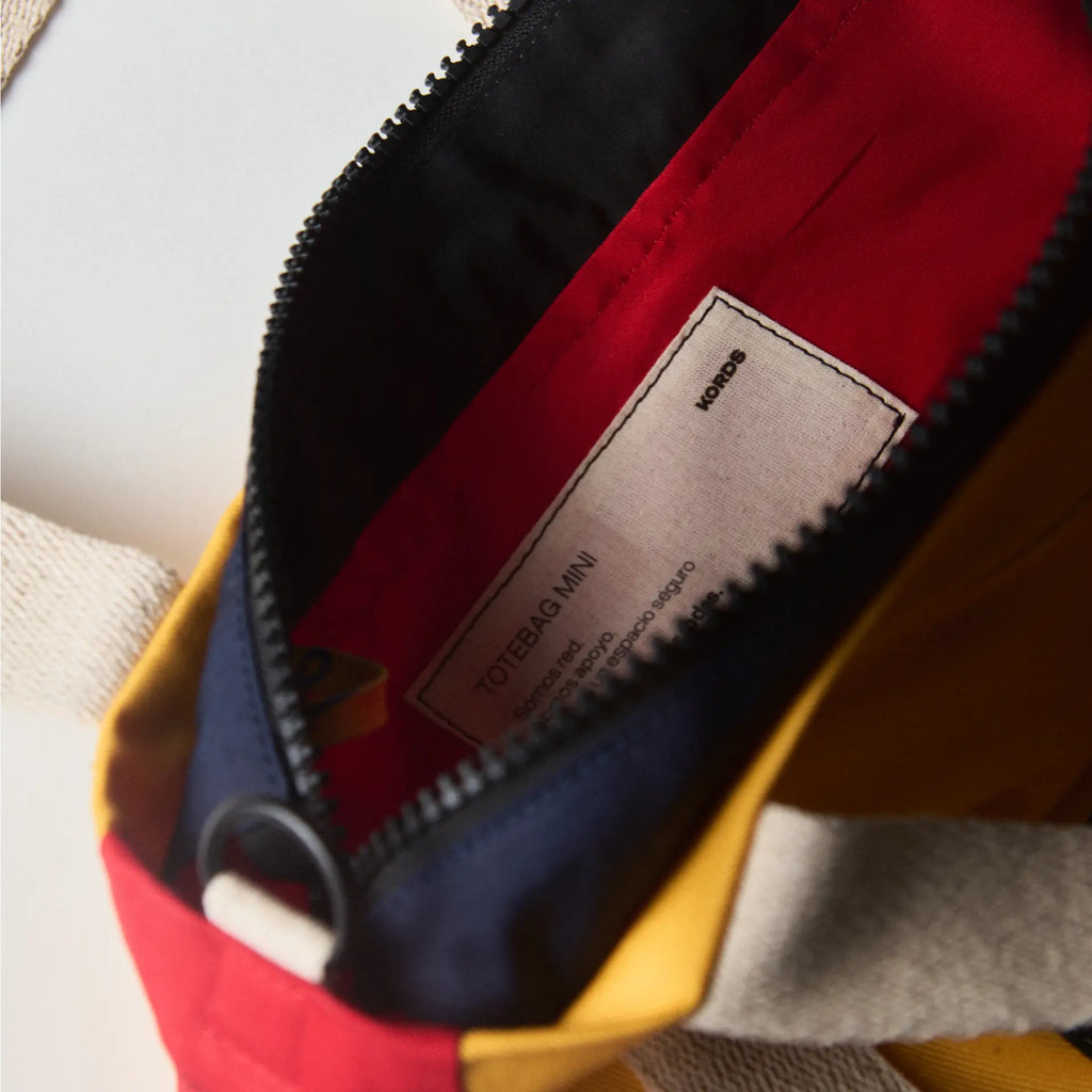 Mini Tote Bag Íconos ARA - Compacta, segura, icónica
