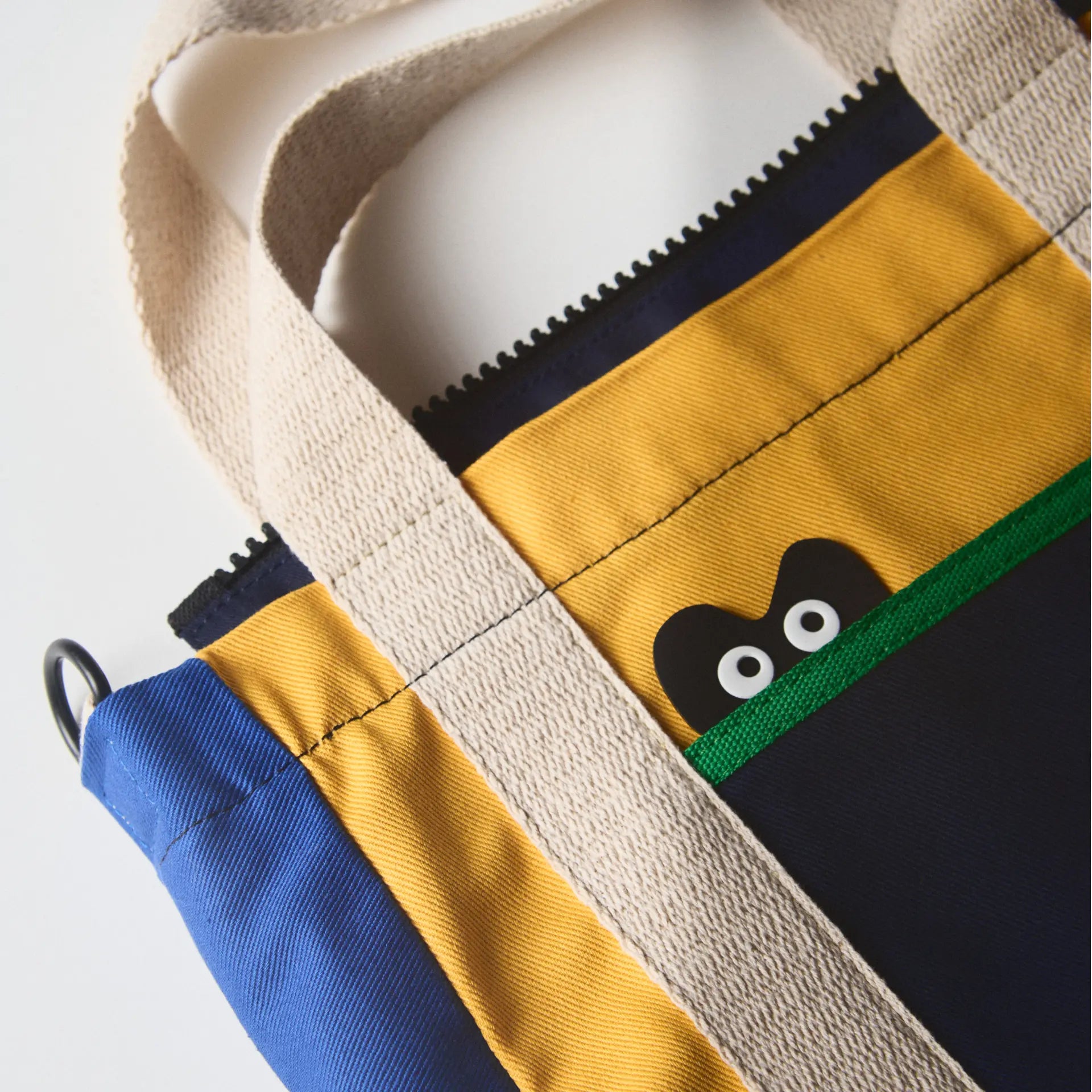 Mini Tote Bag Íconos ARA - Compacta, segura, icónica