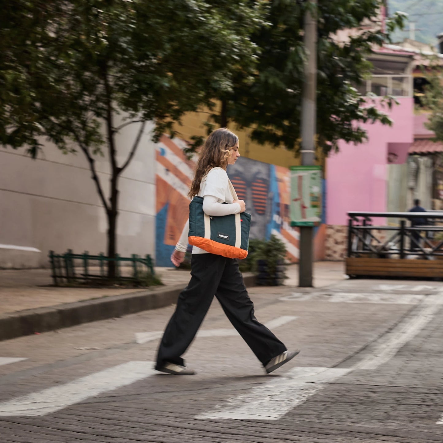 Tote Bag Íconos VRN - Organizada, segura, icónica