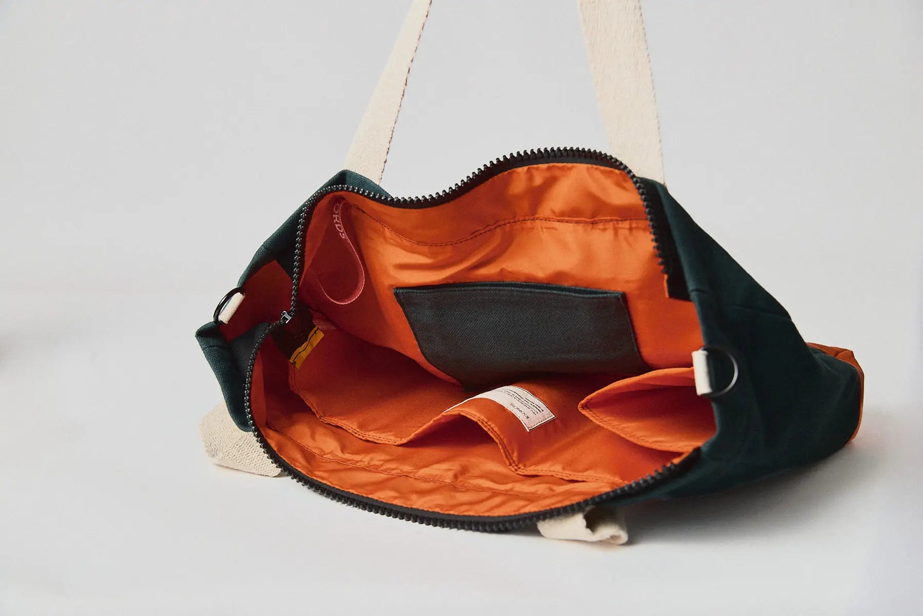 Tote Bag Íconos VRN - Organizada, segura, icónica